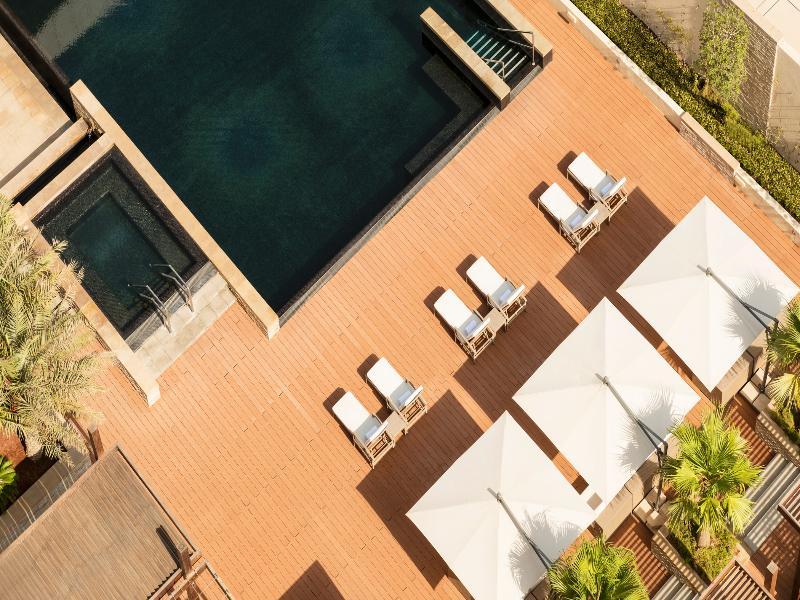מנאמה Le Meridien City Centre Bahrain מראה חיצוני תמונה The pool at the hotel