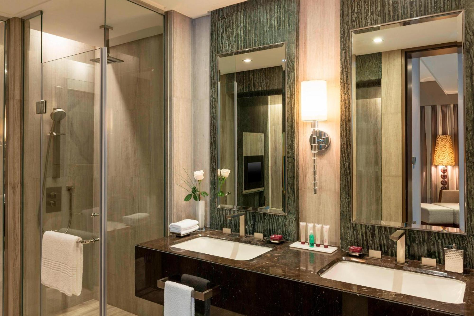 מנאמה Le Meridien City Centre Bahrain מראה חיצוני תמונה Bathroom