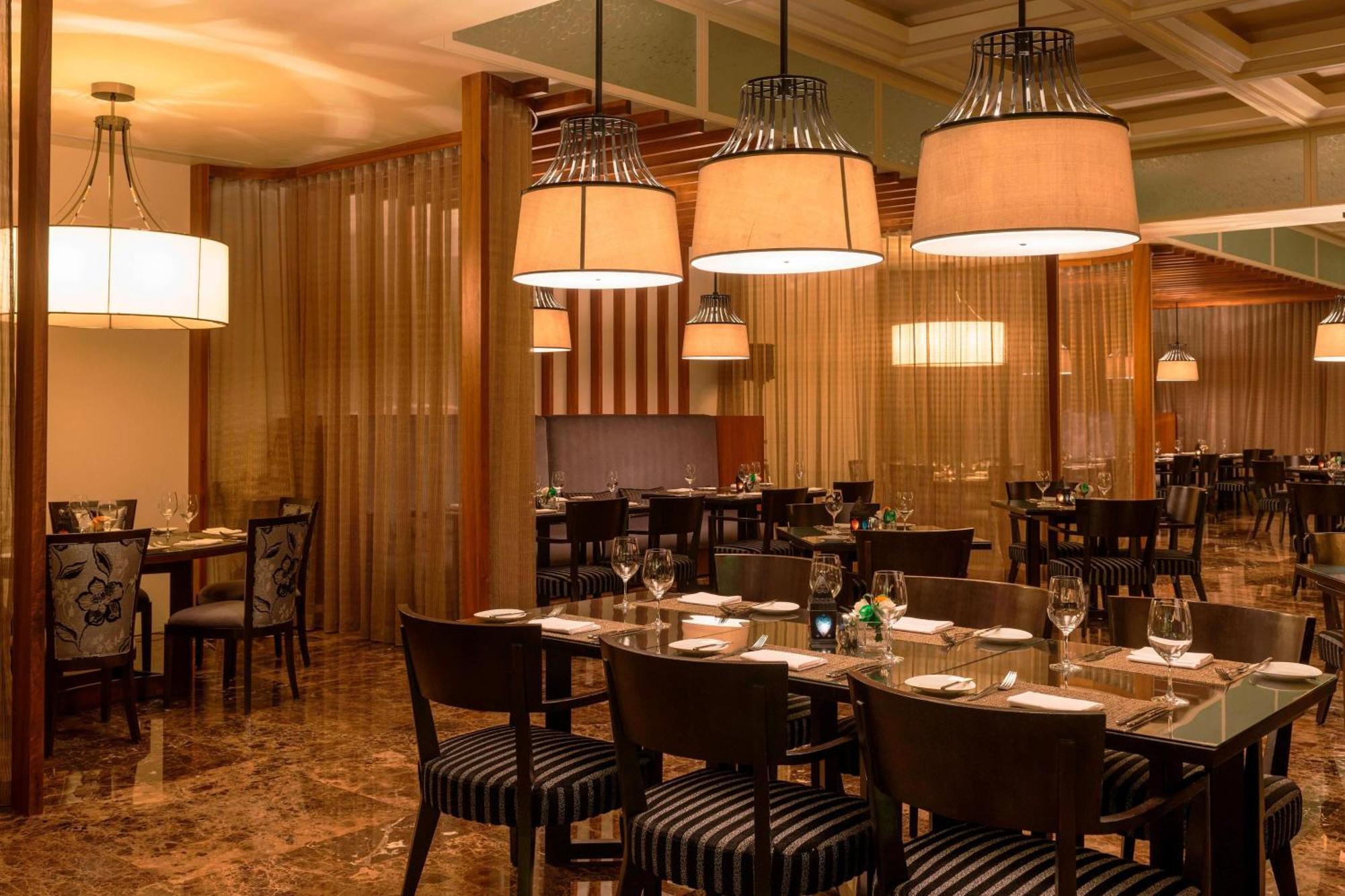 מנאמה Le Meridien City Centre Bahrain מראה חיצוני תמונה The interior of the restaurant