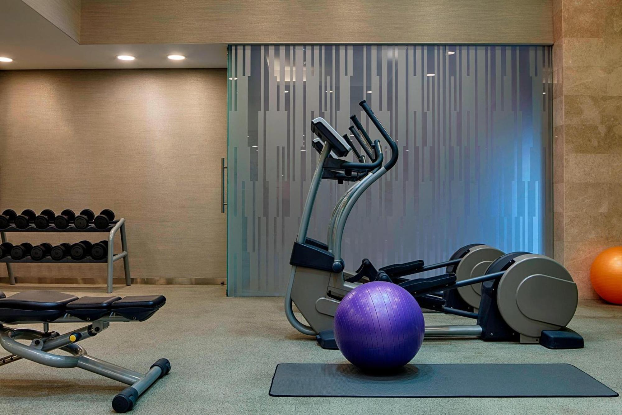 מנאמה Le Meridien City Centre Bahrain מראה חיצוני תמונה A typical gym